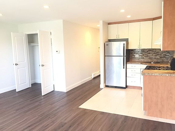 5th image of 1114 Main Ave #3
