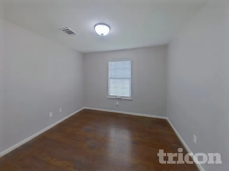 10951 Royal Forest Dr — Photo 12
