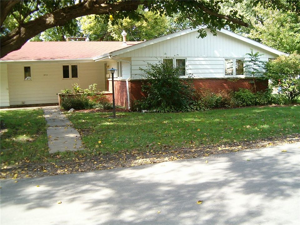 New cement sidewalk & entry 