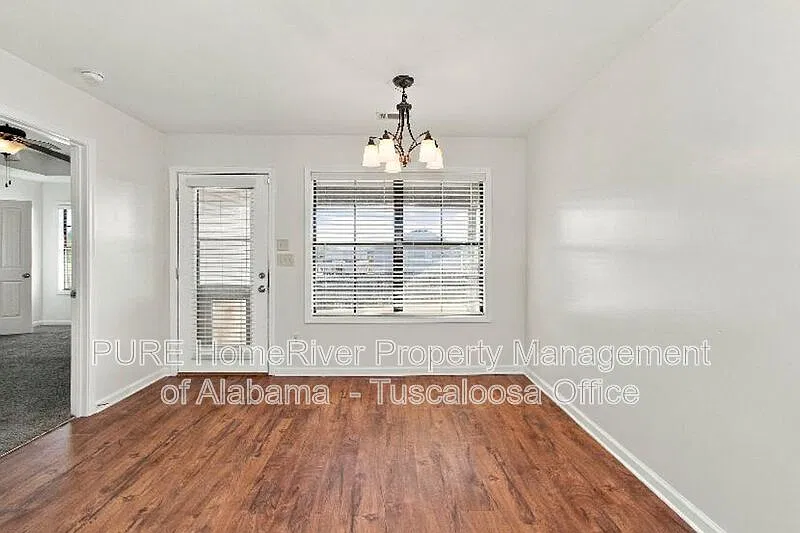 3 bed, 2.0 bath, 1373 sqft, $1,700 — Photo 4