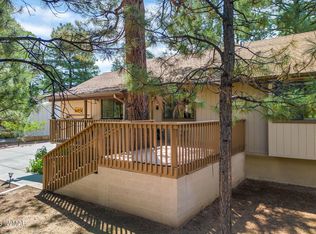 1911 Twin Pines Trl, Overgaard, AZ 85933