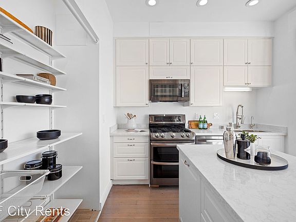 5th image of 2031 1/2 Powell St