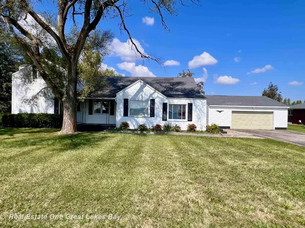 20220 Gratiot Rd, Merrill, MI 48637