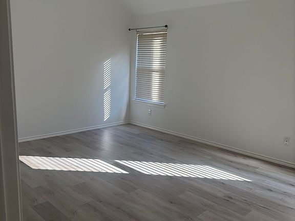 5th image of 500 Clear Springs Ct
