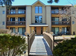 115 Olesen Dr APT 1H, Naperville, IL 60540