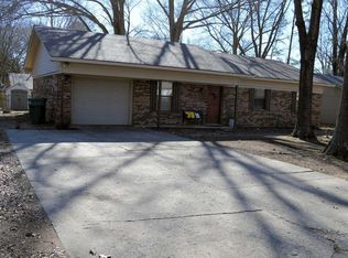 5 Hawthorne Dr, Conway, AR 72034