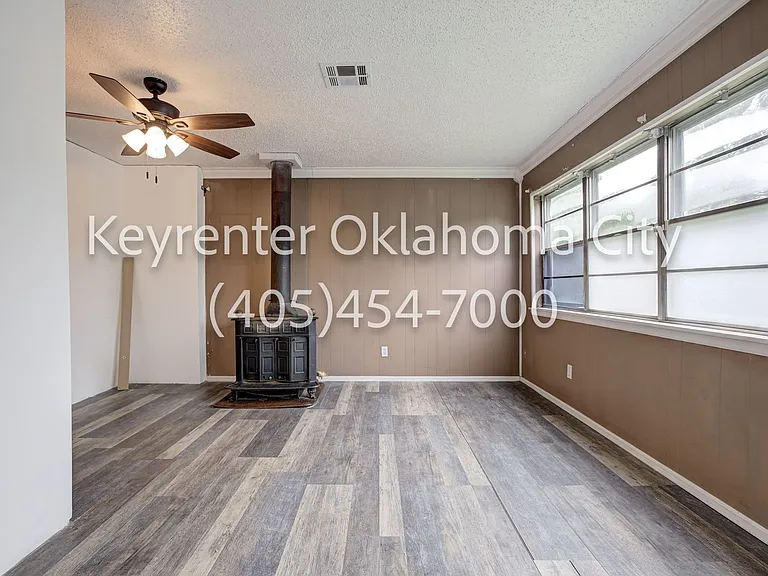 1622 W Britton Rd — Photo 32