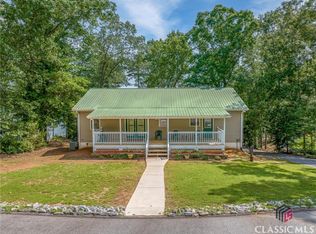 90 Circle Dr #C, Hartwell, GA 30643