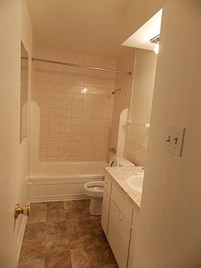 5th image of 2503 Brewster Dr APT B