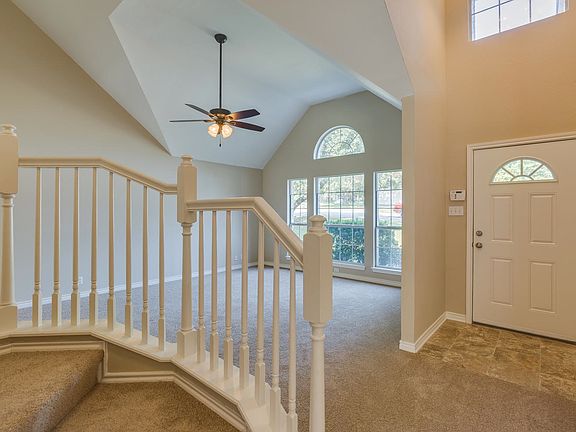 5th image of 8402 Branch Hollow Dr