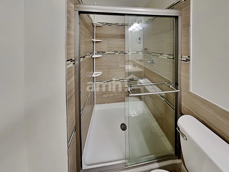 640 Norfolk Sq S — Photo 12