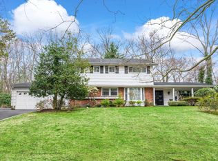 130 Turtle Cove Ln, Huntington, NY 11743