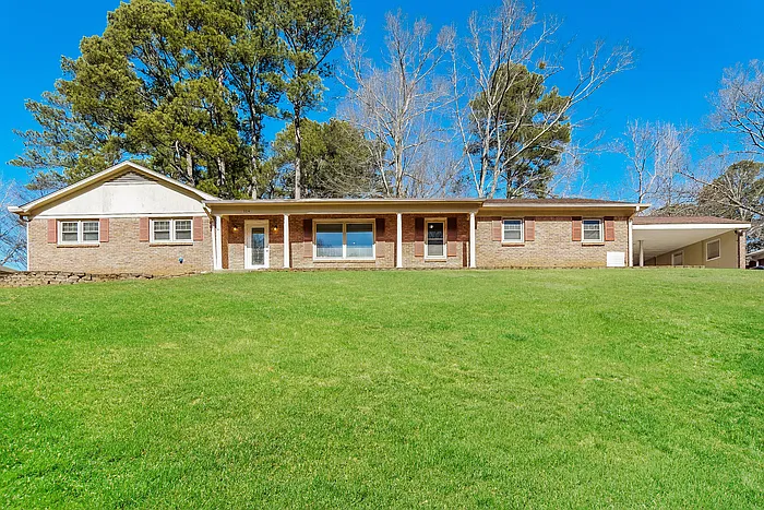 3 bed, 2.0 bath, 2278 sqft, $1,995 — Photo 1
