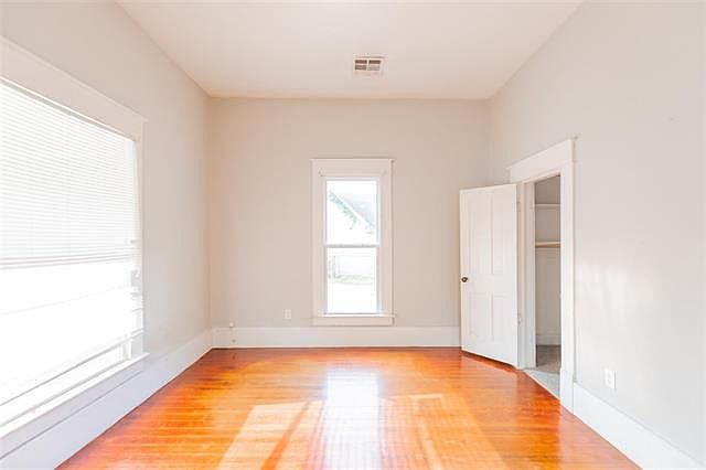 1st image of 216 S Lowry St
