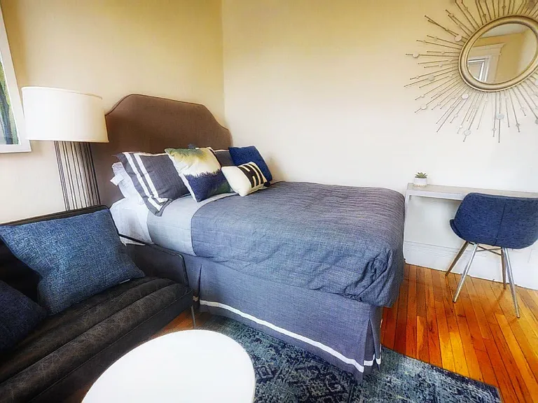 Commonwealth Apartments — Photo 2