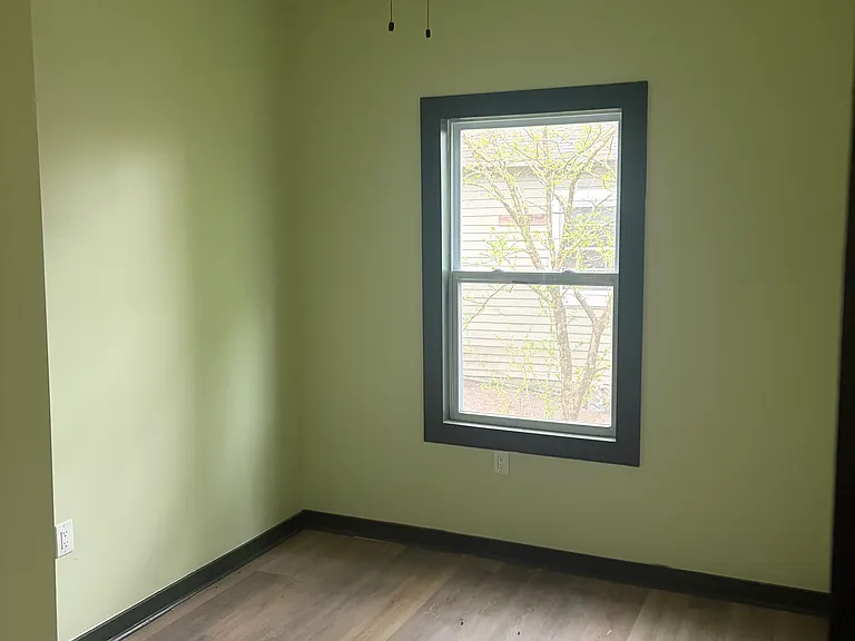 2112 Davenport St — Photo 5