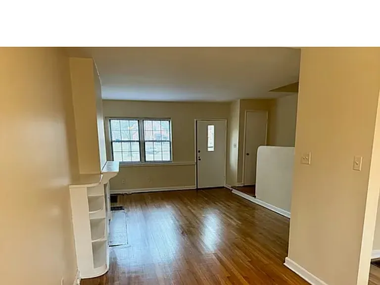 5819 N High St — Photo 3