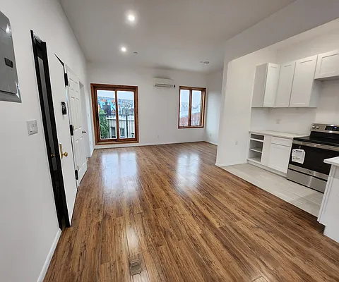 Rented by JB Mac Real Estate Inc. | media 1