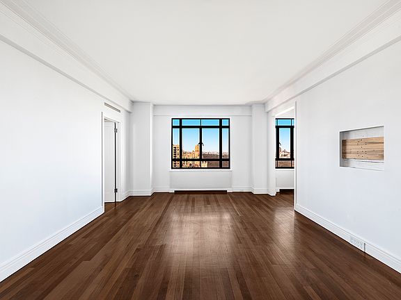 3rd image of 25 Central Park W APT 29R
