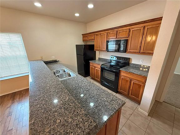4th image of 3509 SW Deerfield Blvd #2