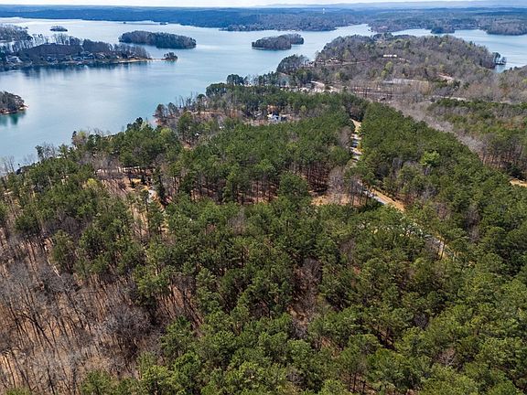 5th image of 105 Hawks Bay Ct