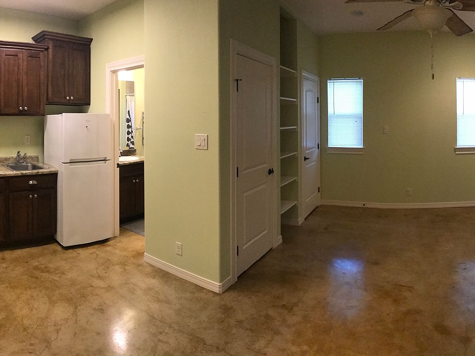 Layout of Studio Apt