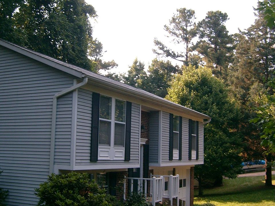 2nd image of 206 Dark Oak Dr