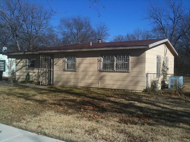 2nd image of 2913 Langston St