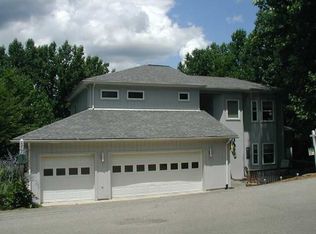 657 Poplar Woods Dr, Morgantown, WV 26505