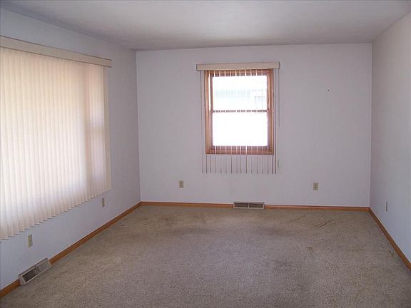 3rd image of 1121 N 9th Ave