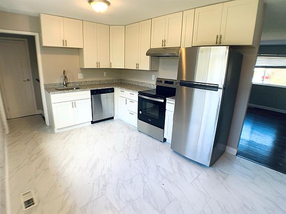 5th image of 1303 Meredith Dr