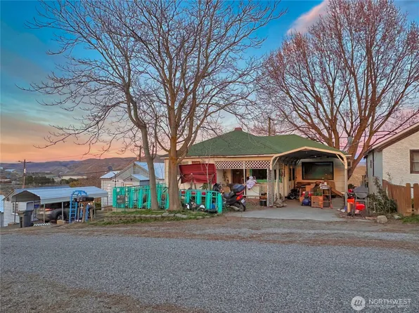 111 Young Street, Grand Coulee, WA 99133