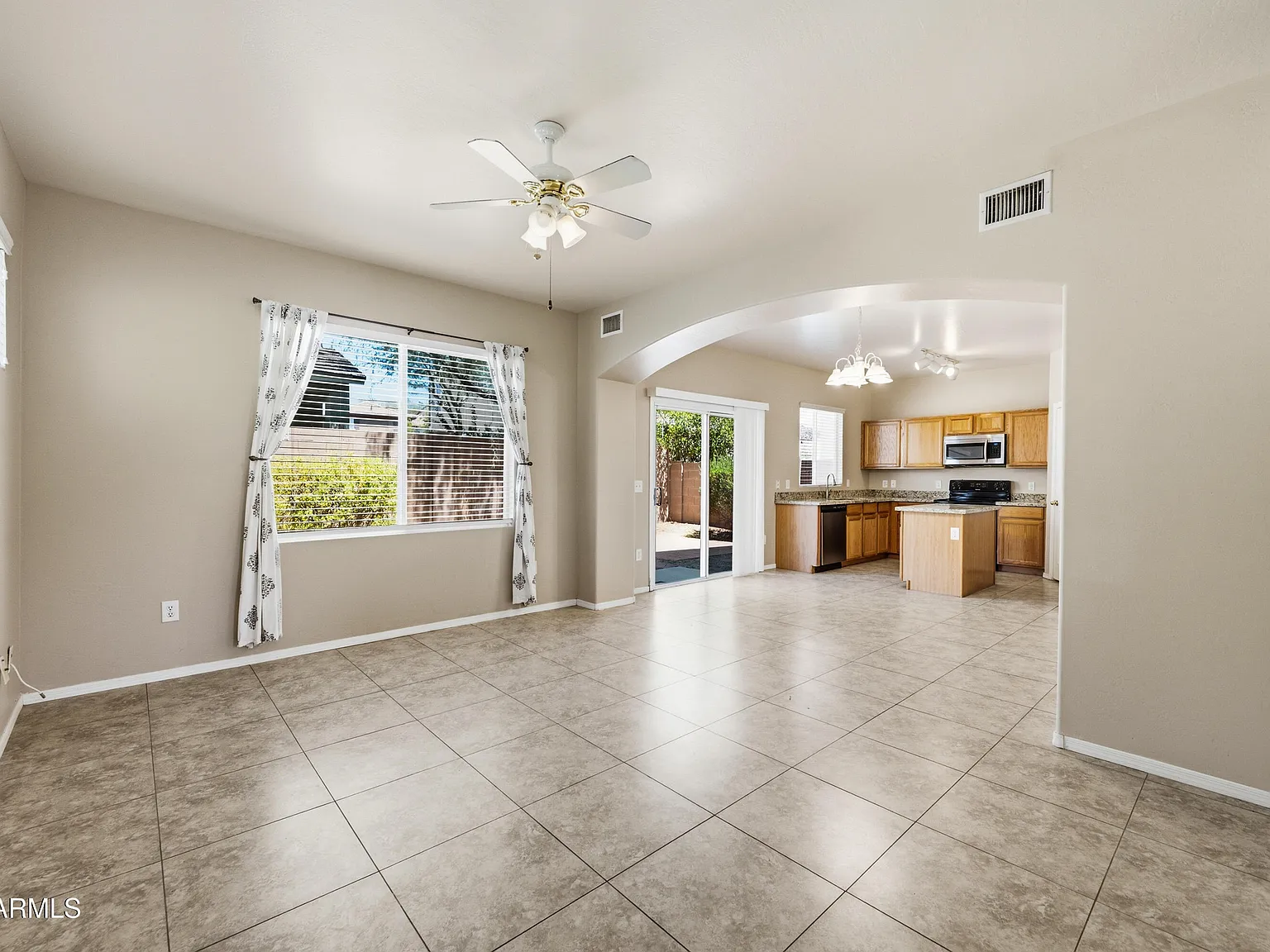 3 bed, 2.5 bath, 1534 sqft, $2,195 — Photo 3