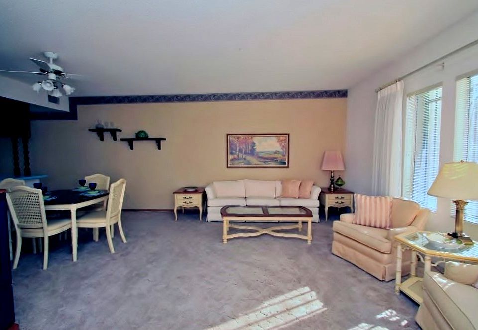 2nd image of 212 N Cactus Loop