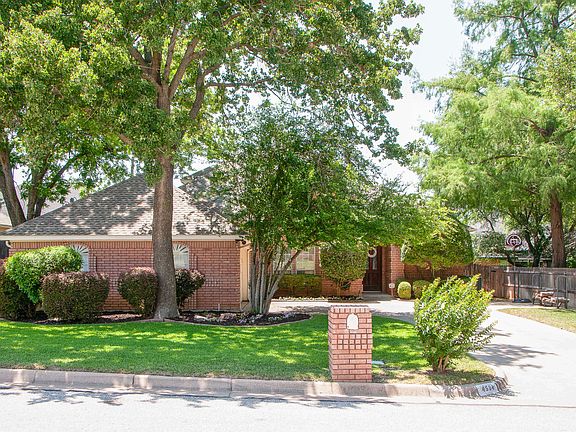 2nd image of 4504 Oak Club Dr