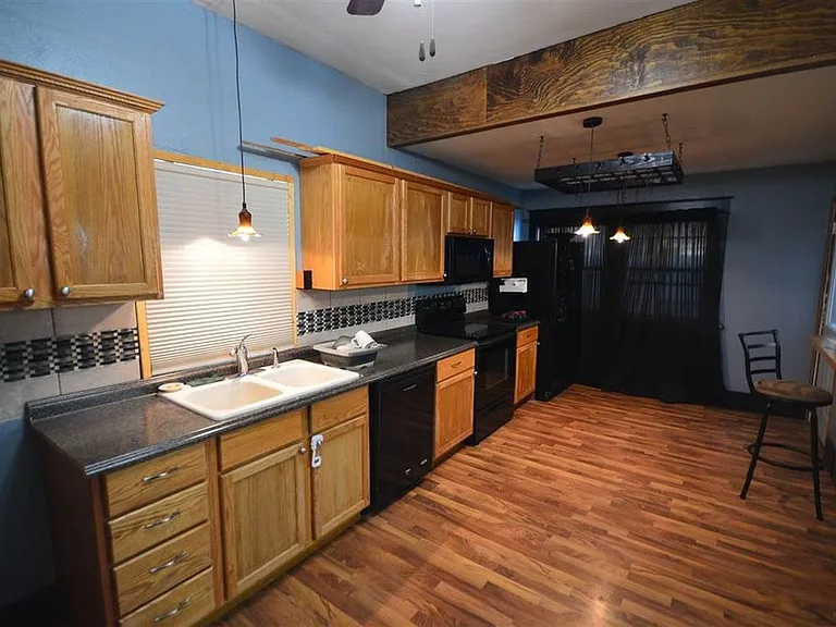 108 W J St — Photo 10