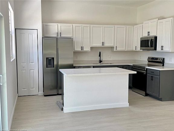 4th image of 196 Liberty Dr NE