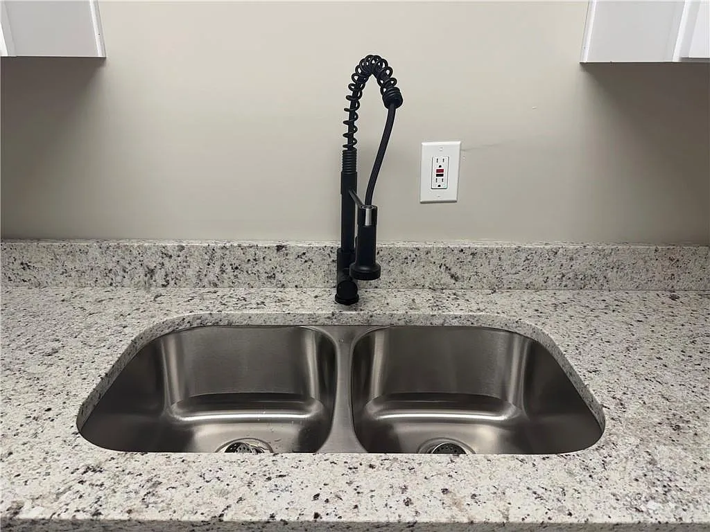 1 bed, 1.0 bath, 528 sqft, $1,650 — Photo 3