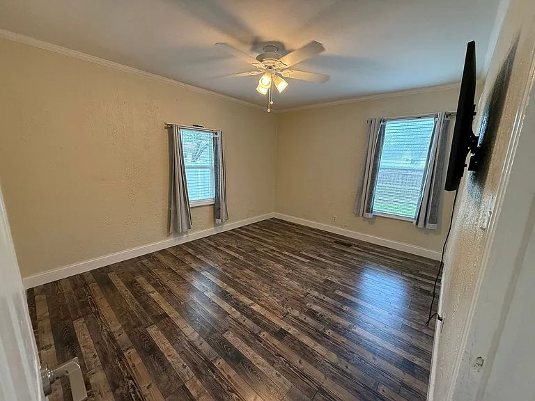 3833 Iris St N — Photo 16