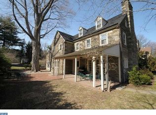 207 W Gravers Ln, Philadelphia, PA 19118