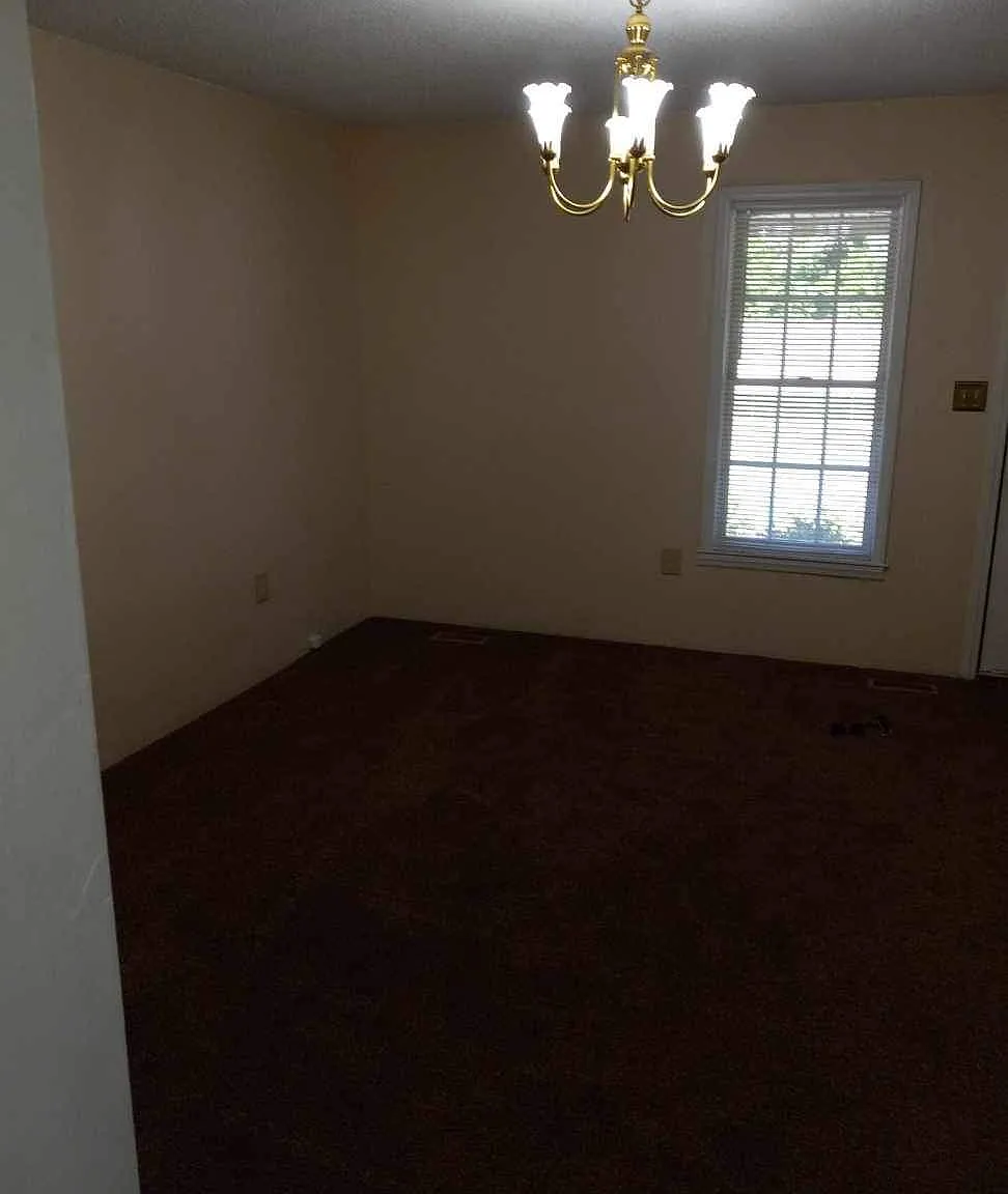 3 bed, 1075 sqft, $1,500 — Photo 3