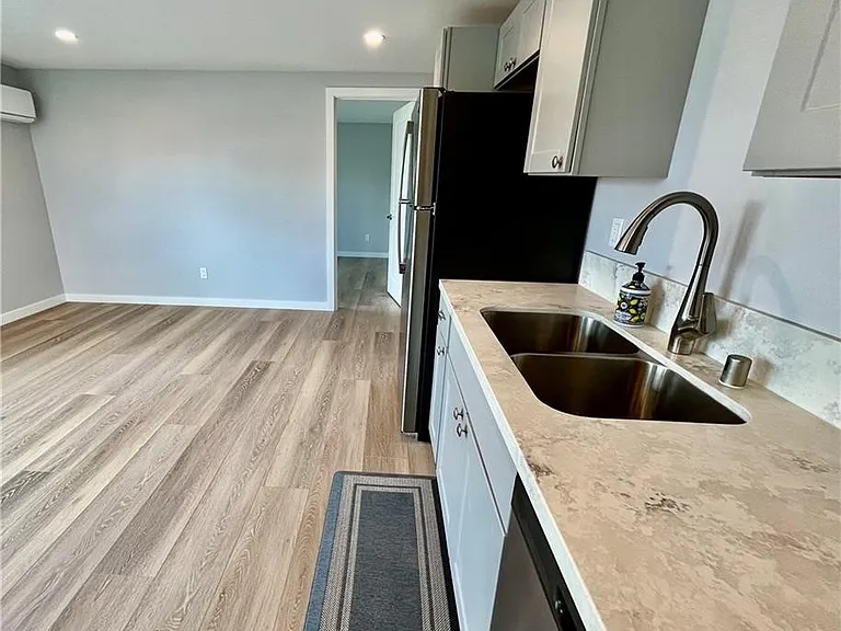 1401 Crestridge Dr — Photo 5