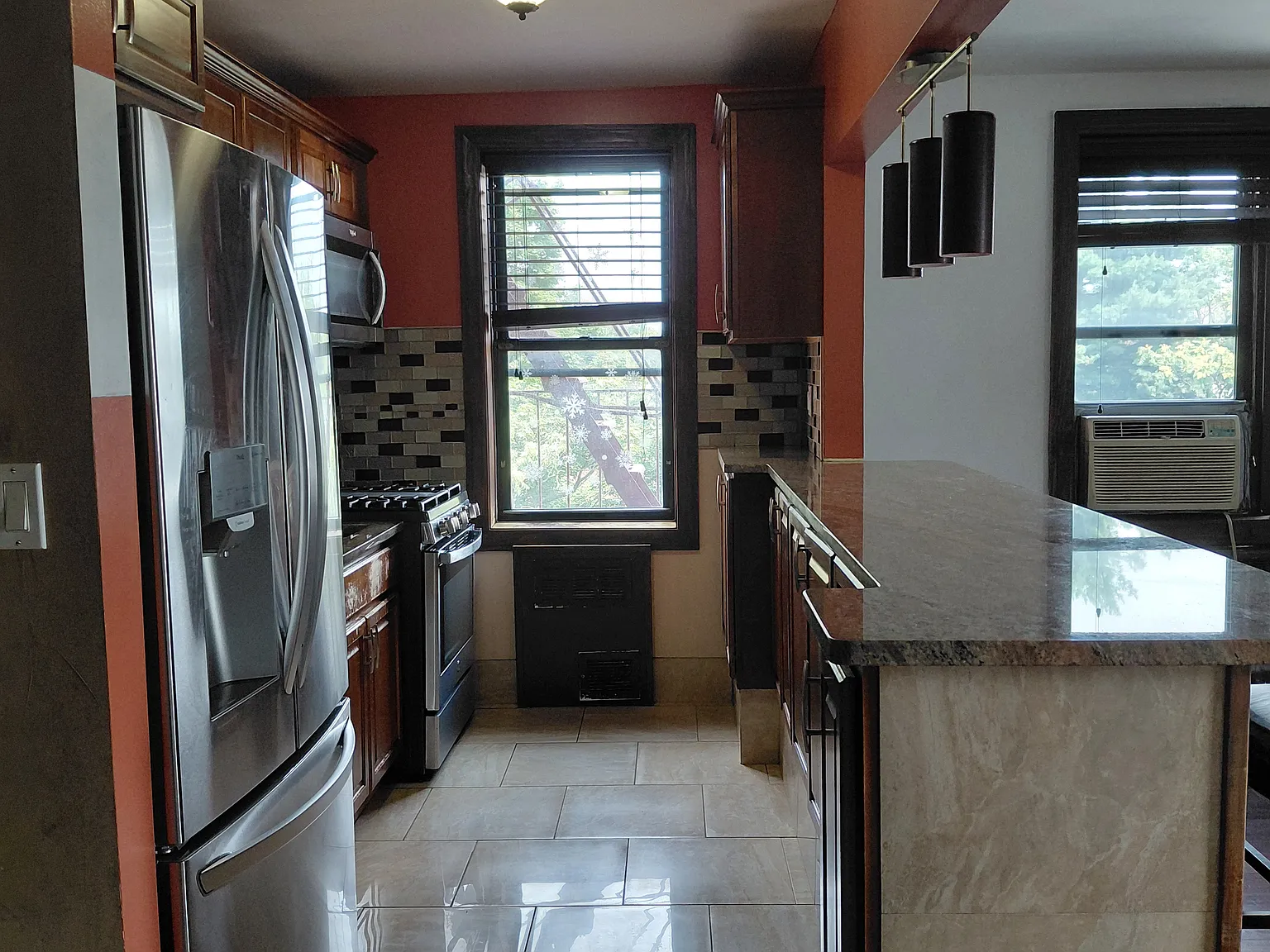 2 bed, 950 sqft, $3,000 — Photo 2