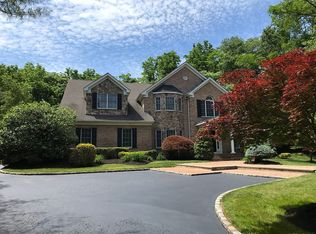 107 Sunken Meadow Rd, Northport, NY 11768