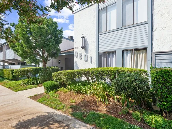 8801 Independence Ave APT 11, Canoga Park, CA 91304