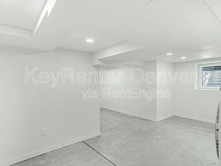 421 N Stuart St — Photo 24