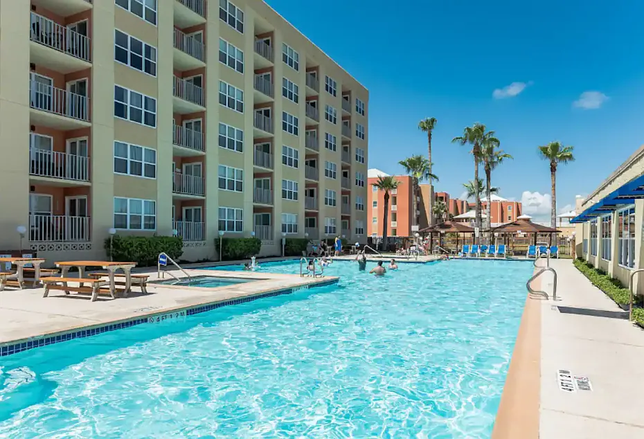 1 bed, 642 sqft, $1,899 — Photo 3