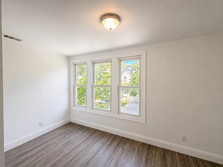 42 Custer St #2 — Photo 10