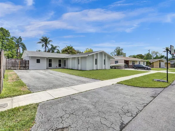 18615 SW 90th Ave, Cutler Bay, FL 33157