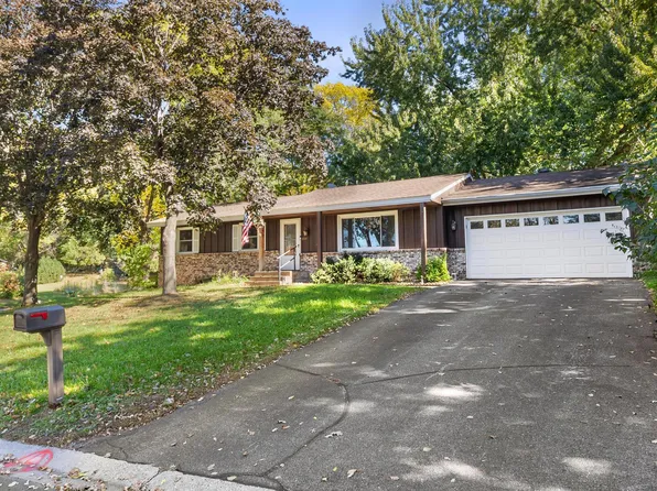 4338 Dunrovin Ln, Eagan, MN 55123